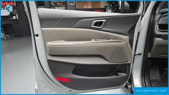 KIA CARNIVAL GASOLINE 9-SEATER PRESTIGE