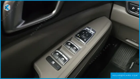 KIA CARNIVAL GASOLINE 9-SEATER PRESTIGE
