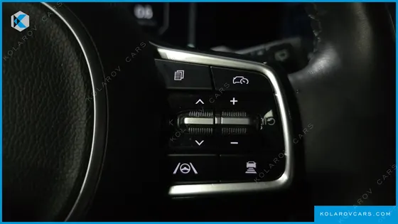KIA CARNIVAL GASOLINE 9-SEATER PRESTIGE