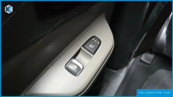 KIA CARNIVAL GASOLINE 9-SEATER PRESTIGE