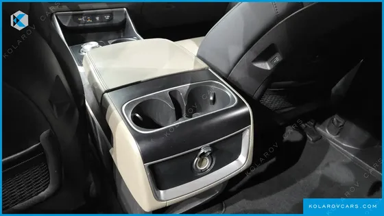 KIA CARNIVAL GASOLINE 9-SEATER PRESTIGE
