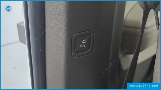 KIA CARNIVAL HEV 7SEATER SIGNATURE