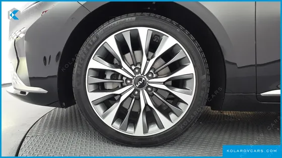 KIA K8 2.5 GASOLINE 2WD