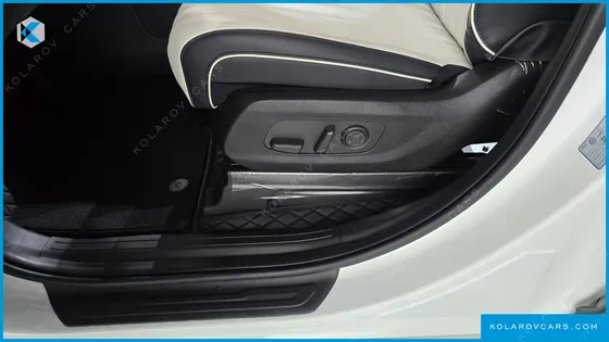 KIA CARNIVAL DIESEL 9-SEATER NOBLESSE