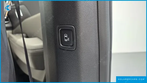 KIA CARNIVAL DIESEL 9-SEATER NOBLESSE