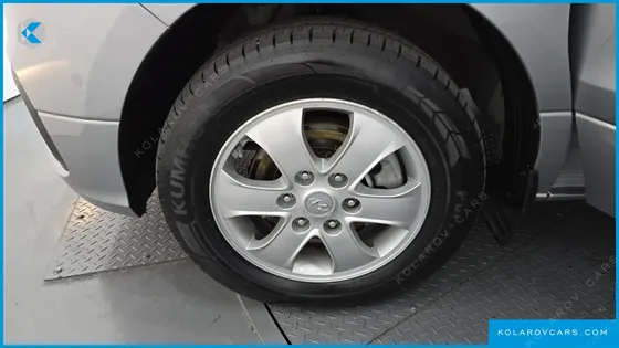 HYUNDAI STAREX 4WD WAGON 11-SEATER