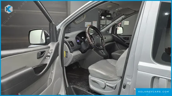 HYUNDAI STAREX 4WD WAGON 11-SEATER