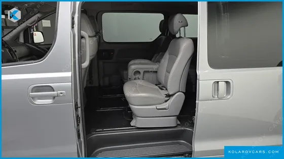 HYUNDAI STAREX 4WD WAGON 11-SEATER