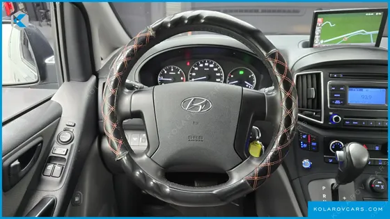 HYUNDAI STAREX 4WD WAGON 11-SEATER