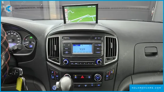 HYUNDAI STAREX 4WD WAGON 11-SEATER