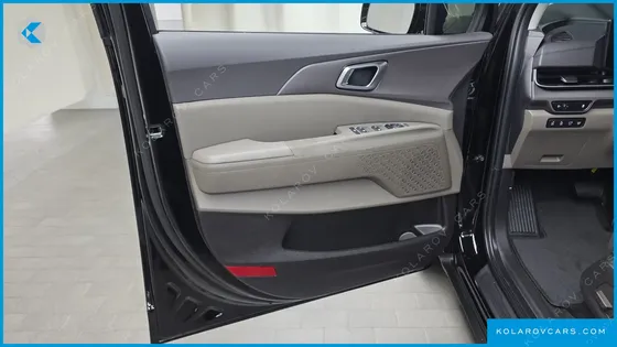 KIA CARNIVAL HEV 9SEATER NOBLESS