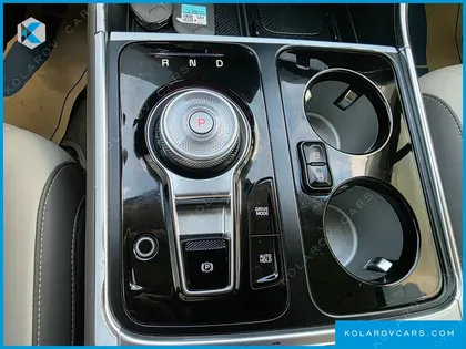 KIA CARNIVAL GASOLINE 7-SEATER HI LIMOUSINE