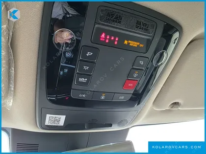 KIA CARNIVAL GASOLINE 7-SEATER HI LIMOUSINE
