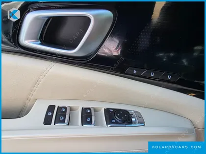 KIA CARNIVAL GASOLINE 7-SEATER HI LIMOUSINE
