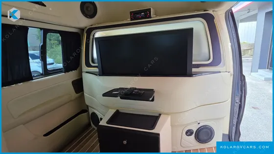 HYUNDAI STAREX 4WD LIMOUSINE