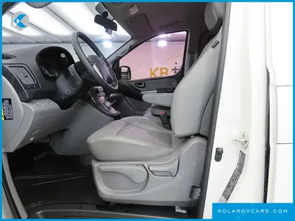 HYUNDAI STAREX WHEEL CHAIR LIFT
