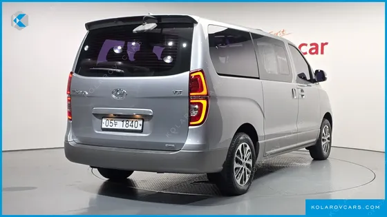 HYUNDAI STAREX 4WD URBAN 9-SEATER