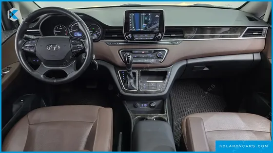 HYUNDAI STAREX 4WD URBAN 9-SEATER