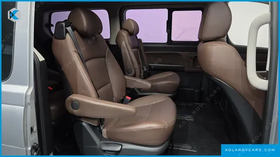 HYUNDAI STAREX 4WD URBAN 9-SEATER