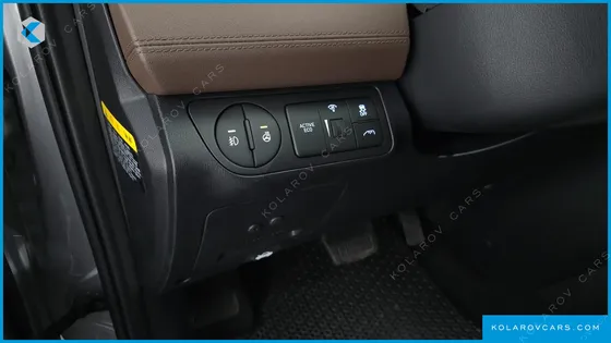 HYUNDAI STAREX 4WD URBAN 9-SEATER