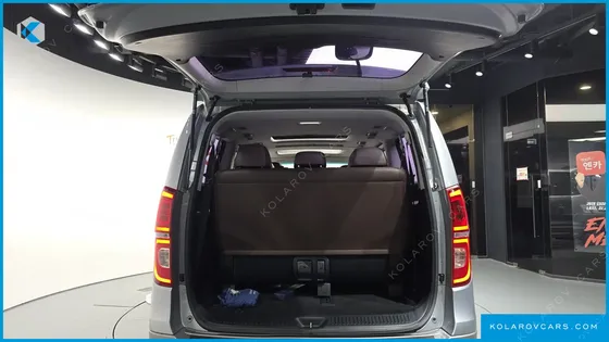 HYUNDAI STAREX 4WD URBAN 9-SEATER