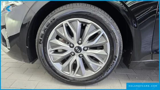 KIA K5 SIGNATURE