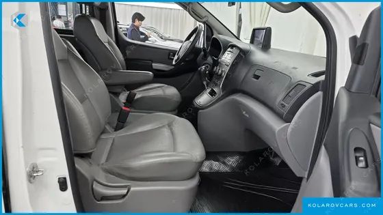 HYUNDAI STAREX CAMPING CAR