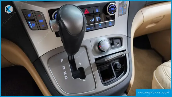 HYUNDAI STAREX 4WD LIMOUSINE