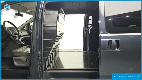 HYUNDAI STAREX 3-SEATER LPI VAN
