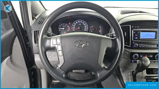 HYUNDAI STAREX 3-SEATER LPI VAN