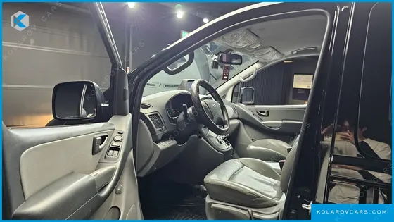 HYUNDAI STAREX 4WD 11-SEATER WAGON HVX