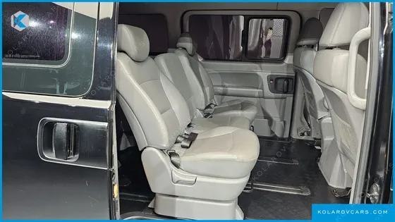 HYUNDAI STAREX 4WD 11-SEATER WAGON HVX
