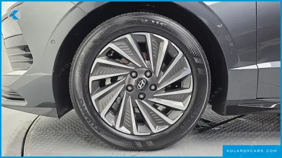HYUNDAI SONATA EXCLUSIVE
