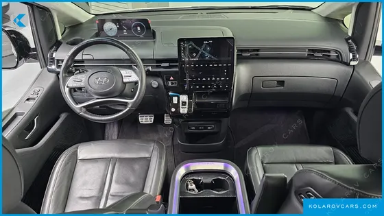 HYUNDAI STARIA L3.5 LOUNGE 7-SEATER