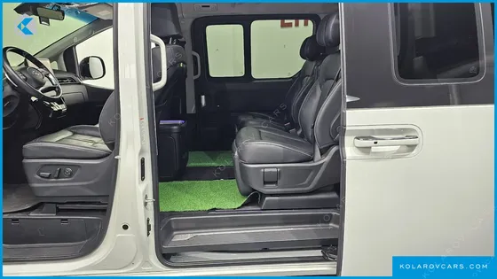 HYUNDAI STARIA L3.5 LOUNGE 7-SEATER