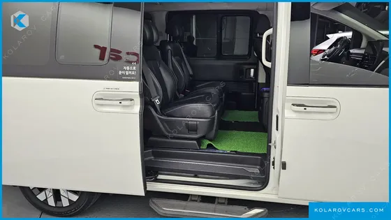HYUNDAI STARIA L3.5 LOUNGE 7-SEATER