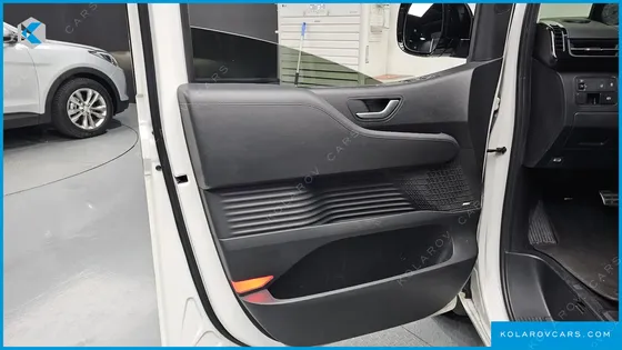 HYUNDAI STARIA L3.5 LOUNGE 7-SEATER