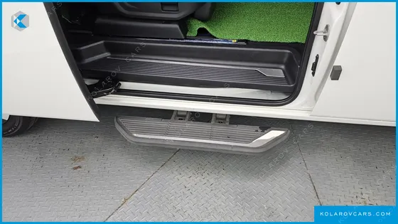HYUNDAI STARIA L3.5 LOUNGE 7-SEATER