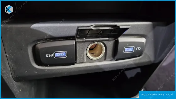 HYUNDAI STARIA L3.5 LOUNGE 7-SEATER