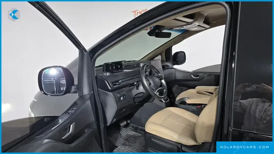HYUNDAI STARIA CARGO 5-SEATER