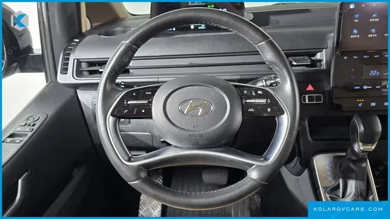 HYUNDAI STARIA CARGO 5-SEATER
