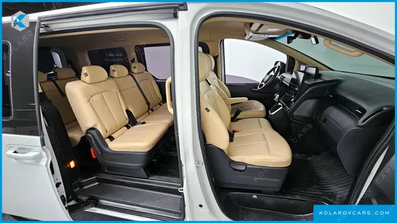 HYUNDAI STARIA 4WD TOURER 9-SEATER