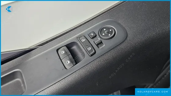 HYUNDAI STARIA 4WD TOURER 9-SEATER