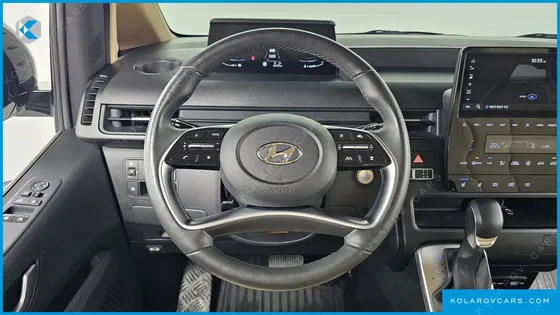 HYUNDAI STARIA 4WD TOURER 9-SEATER