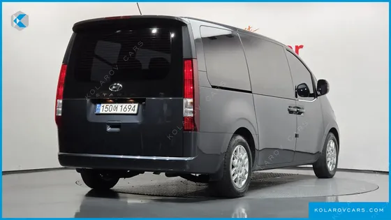 HYUNDAI STARIA TOURER 9-SEATER