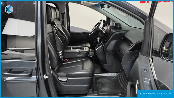 HYUNDAI STARIA TOURER 9-SEATER