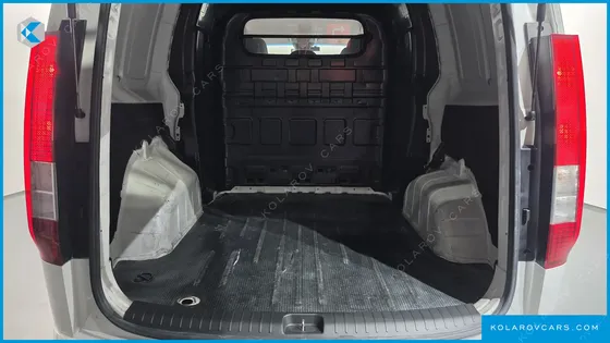 HYUNDAI STARIA CARGO 5-SEATER