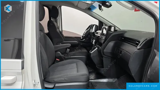 HYUNDAI STARIA CARGO 5-SEATER