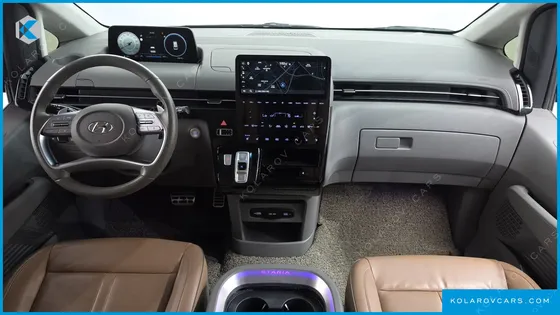 HYUNDAI STARIA 4WD LOUNGE 9-SEATER
