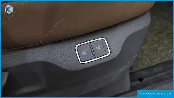 HYUNDAI STARIA 4WD LOUNGE 9-SEATER
